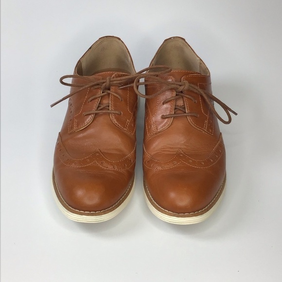 Cole Haan Original Grand Wingtip Sneaker in Woodbury Leather Size 7. - Picture 2 of 9